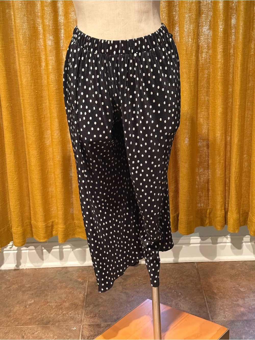 Black Polka Dot Wide-Leg Pull-On Maternity Pants
